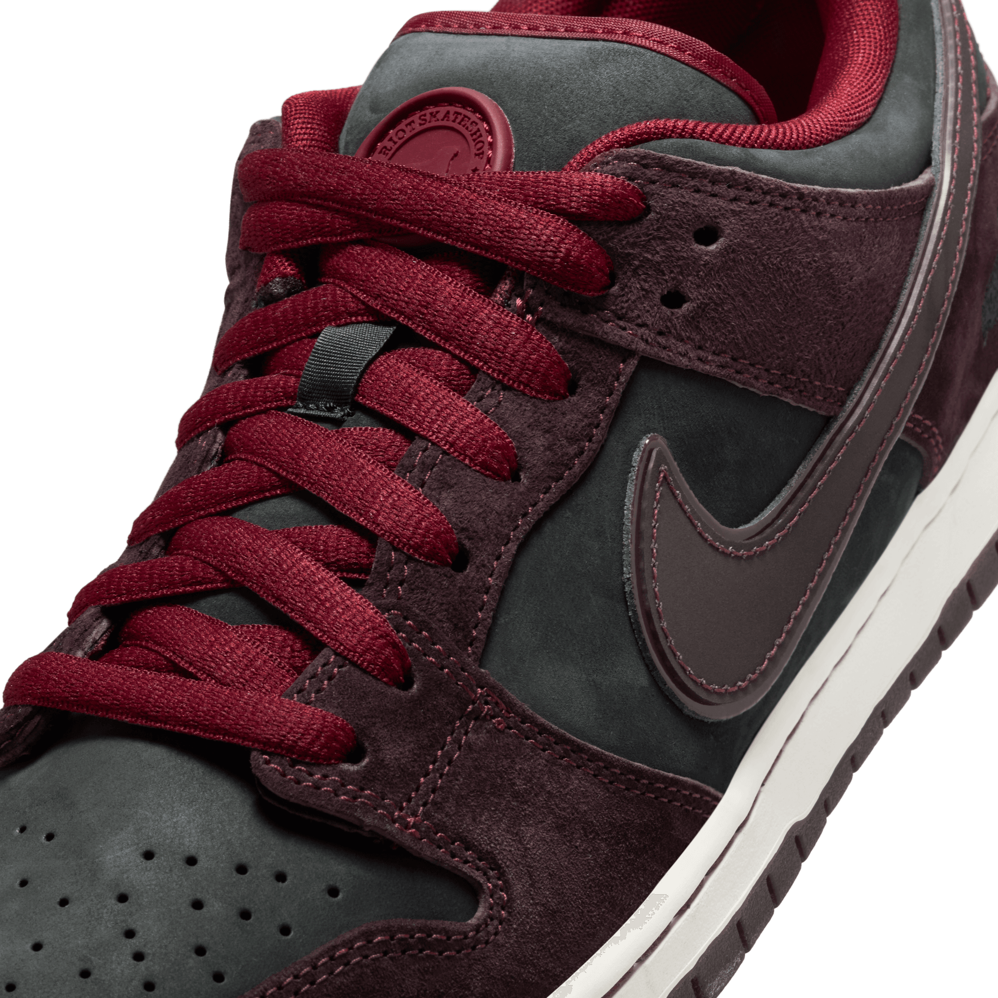 Riot Skate Shop Nike SB Dunk Low Pro Skate Shoe Detail