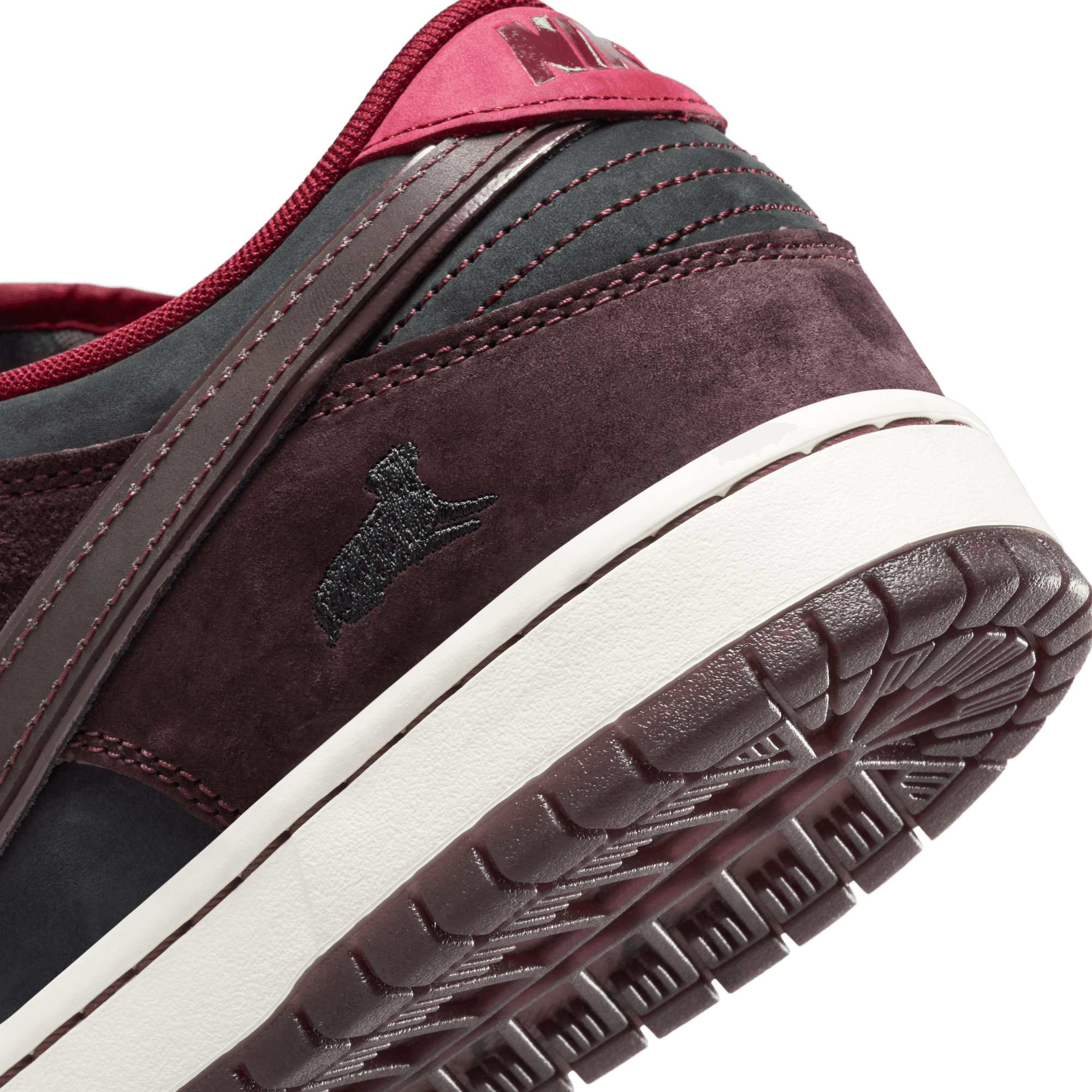 Riot Skate Shop Nike SB Dunk Low Pro Skate Shoe Detail