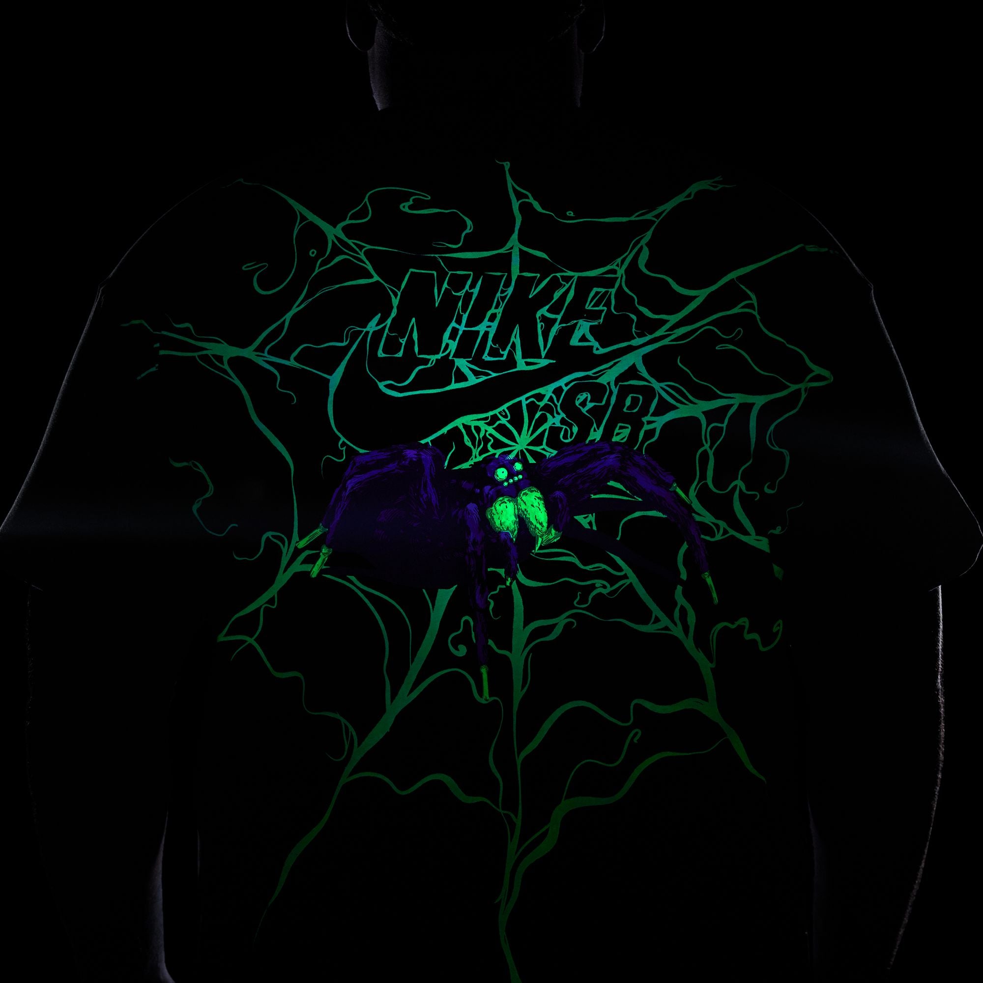 Black Gold in the dark spider Nike SB T-Shirt