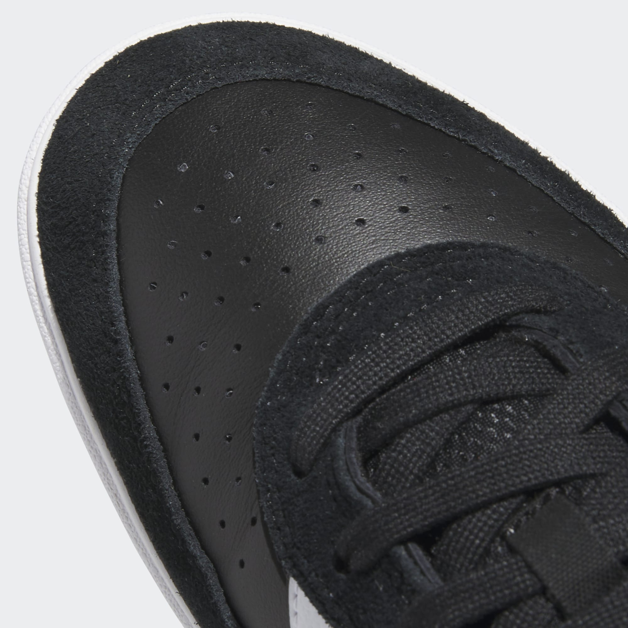 Black/White/Gum Tyshawn II Adidas Skate Shoe Detail