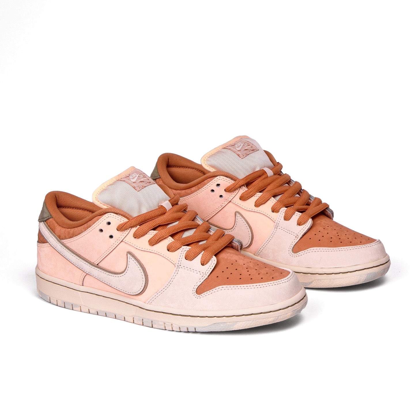 Nike SB Dunk Low Pro Premium Skateboard Shoe - Amber Brown/Guava Ice-Crimson Tint-Hemp