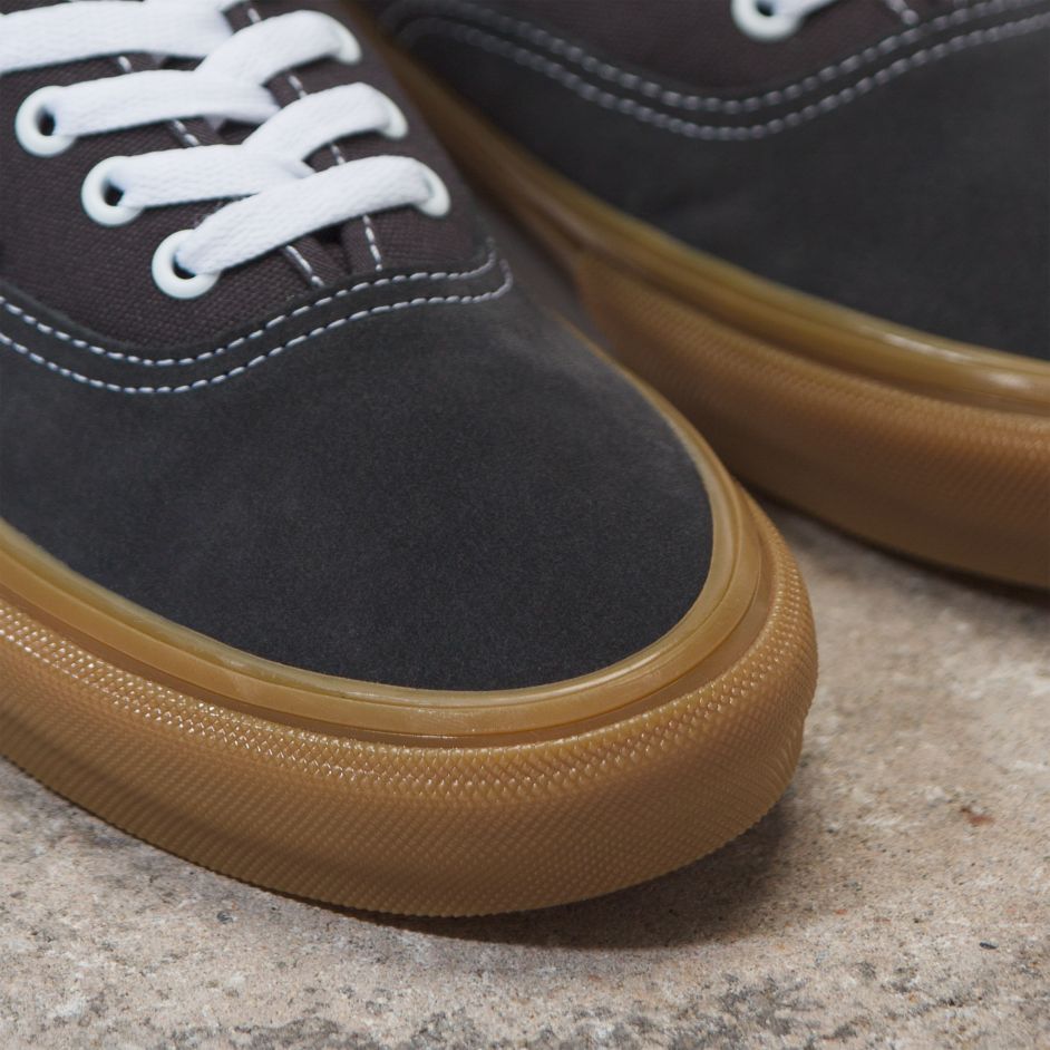 Raven/Gum Skate Authentic Vans Skateboarding Shoe Detail