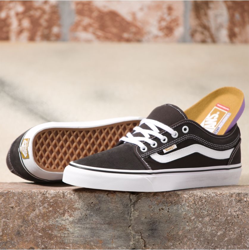 Raven Twill Chukka Low Sidestripe Vans Skate Shoe