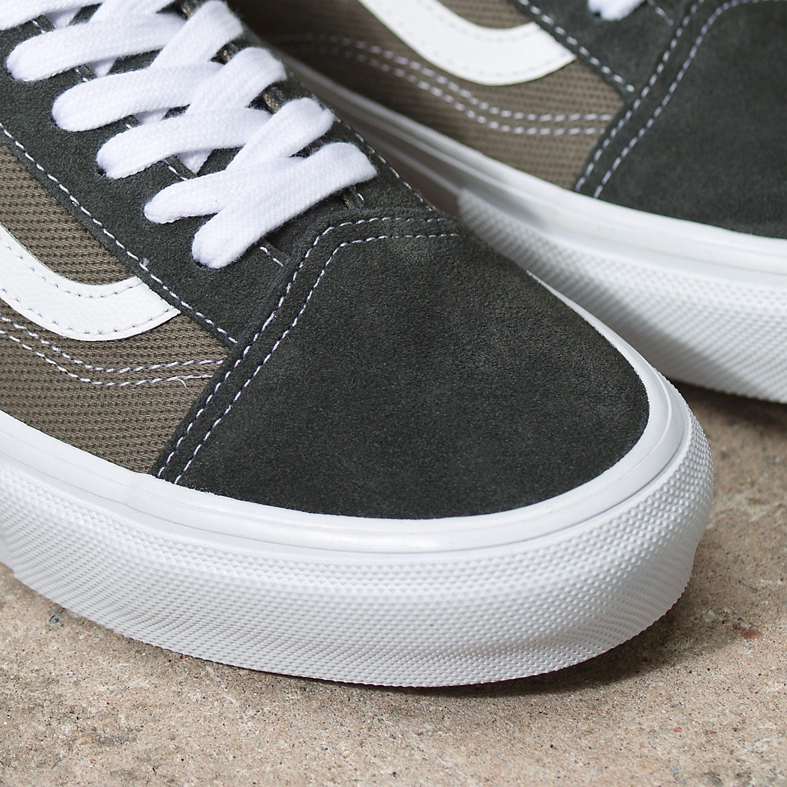 Grape Leaf Twill Skate Old Skool Vans Skateboard Shoe Detail