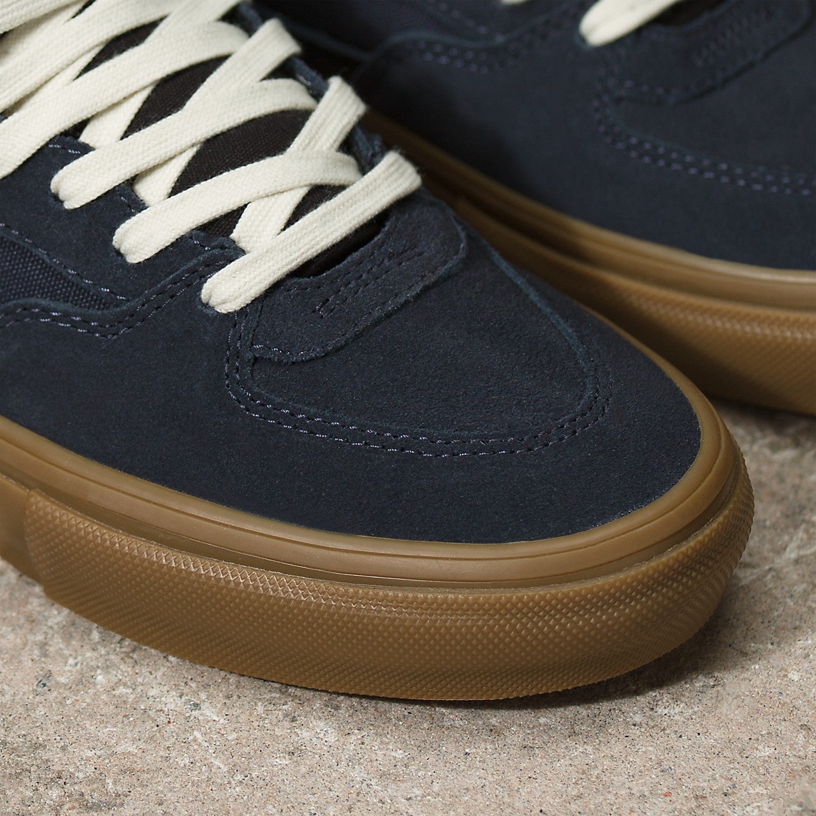 Navy/Gum Vans Skate Half Cab Skateboard Shoe Detail