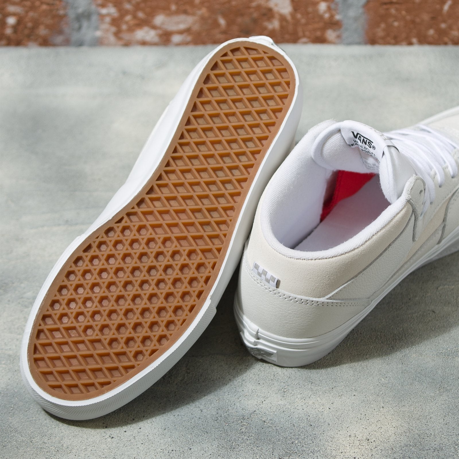 White Leather Daz Vans Skate Half Cab Shoe Bottom