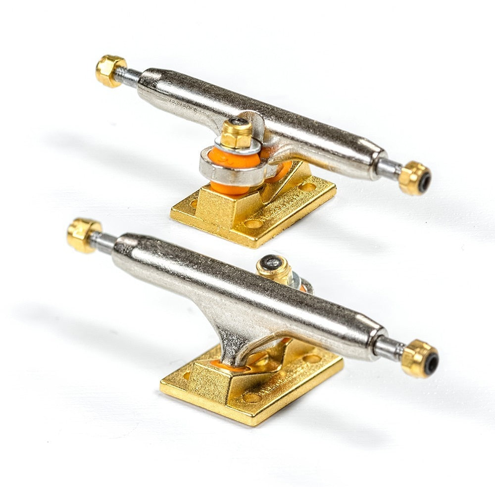 Blackriver Wide 2.0 Fingerboard Trucks - Gold/Silver